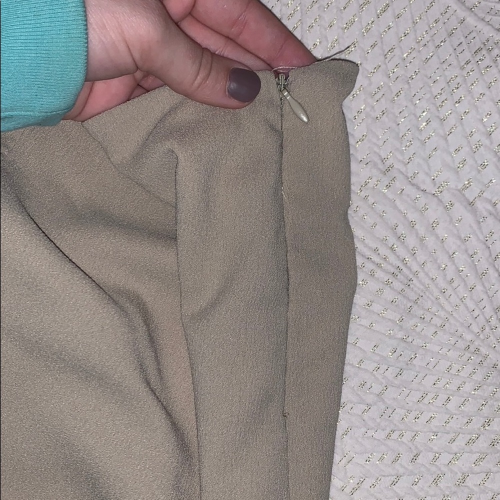 Shorts - Picture 3 of 4